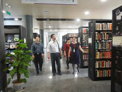 我院图书馆到清华大学人文社科图书馆、北方工业大学图书馆参观学习