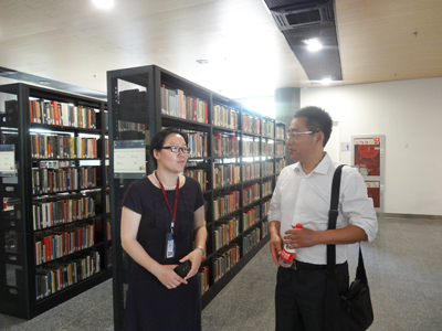 我院图书馆到清华大学人文社科图书馆、北方工业大学图书馆参观学习