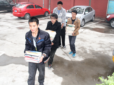 我院响应区政府号召向基层建设年活动帮扶村捐赠图书