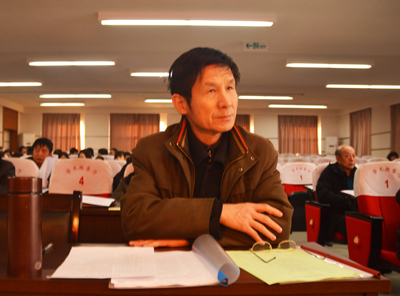 学院召开2012年度中层干部述职考核会