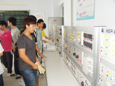 学院积极开展2012级新生入学教育工作