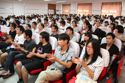 清华大学化学系教授胡鑫尧来院作科普报告