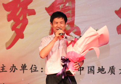 “放飞梦想，扬帆起航”——我院举办2012年主题毕业晚会