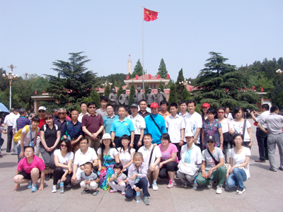 学院组织教职工到西柏坡参观学习