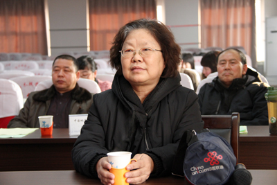 学院召开2011年度二级单位评比、中层干部考核述职会