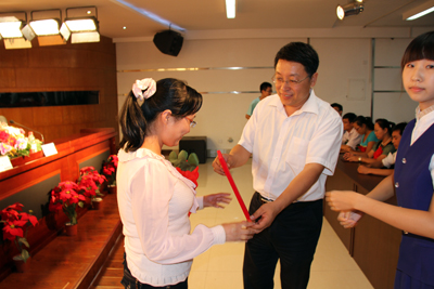 学院召开2011年教师节庆祝大会