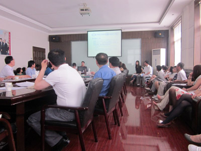 学院召开图书情报工作座谈会