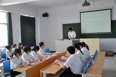 深化教学改革 彰显实践特色——管理系举行模拟商务谈判会
