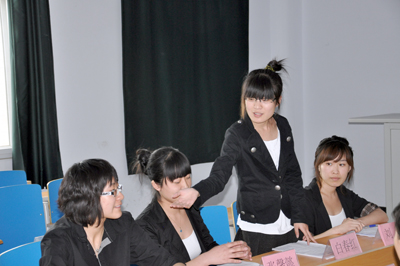 深化教学改革 彰显实践特色——管理系举行模拟商务谈判会