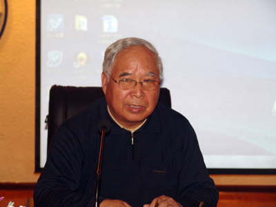 我院举办长城论坛之“时政论坛”报告会——边庆年教授作题为“报党恩，坚持科技扶贫道路”的报告
