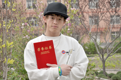 我院学生罗斌夺得“北京高校街舞精英挑战赛”冠军