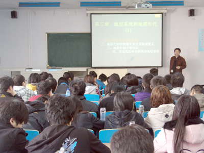 北京市高等学校教学名师陈建强教授来院授课