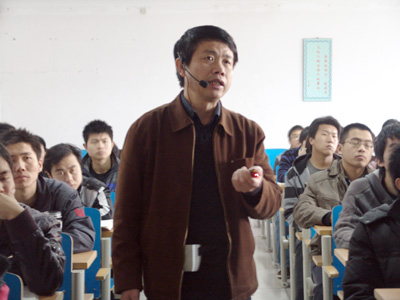 北京市高等学校教学名师陈建强教授来院授课