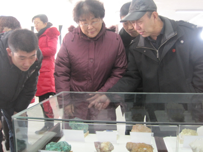 地球科学与资源系09级野外实习成果展开幕