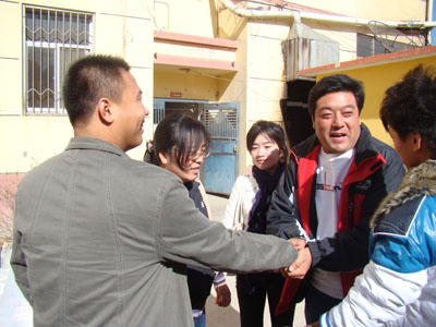 地球科学与资源系团总支在我院发起爱心募捐活动