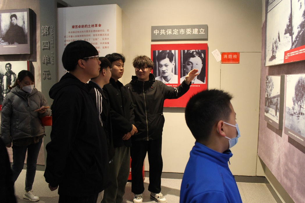 保定理工学院|管理学院|忆苦思甜祭烈士，风起清明表哀思