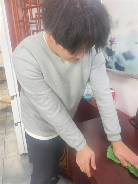 “社会实践悟感恩，孝老爱亲筑家园”——保定理工学院艺术学院社会实践活动 (二)