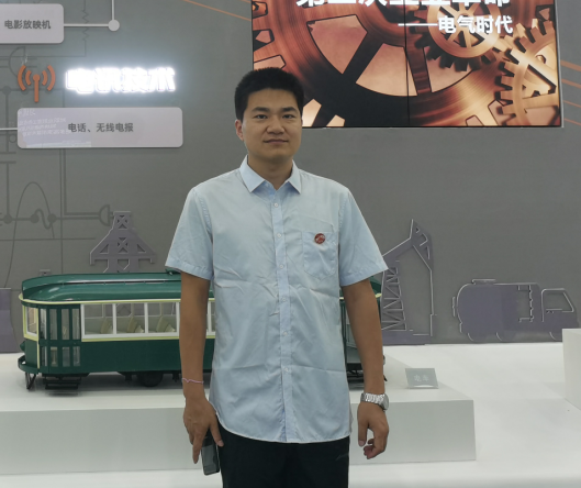 科研领航绽锋芒立德树人铸师魂