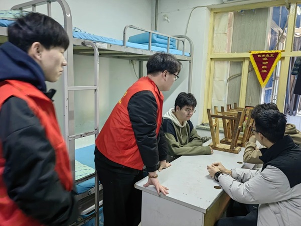 党建引领|保定理工学院|管理学院|传承红色基因，践行雷锋精神