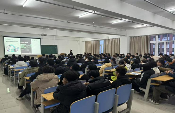 安全教育|保定理工学院|管理学院|开展反诈主题班会，筑牢校园安全防线