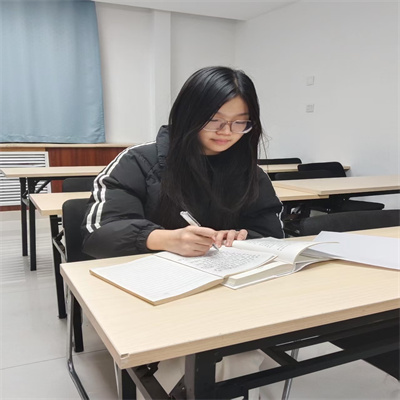 保定理工学院||经济学院||循梦而行，向阳而生|2023-2024学年国家奖学金获得者风采展示（三）——贾子晗