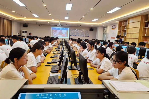 【学展新篇，逐梦经院】国际经济与贸专业2025级新生入学教育圆满举行