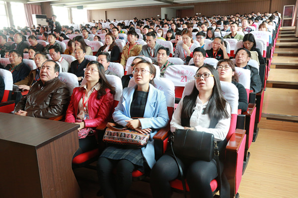 图书馆邀请中国知网来我校做培训