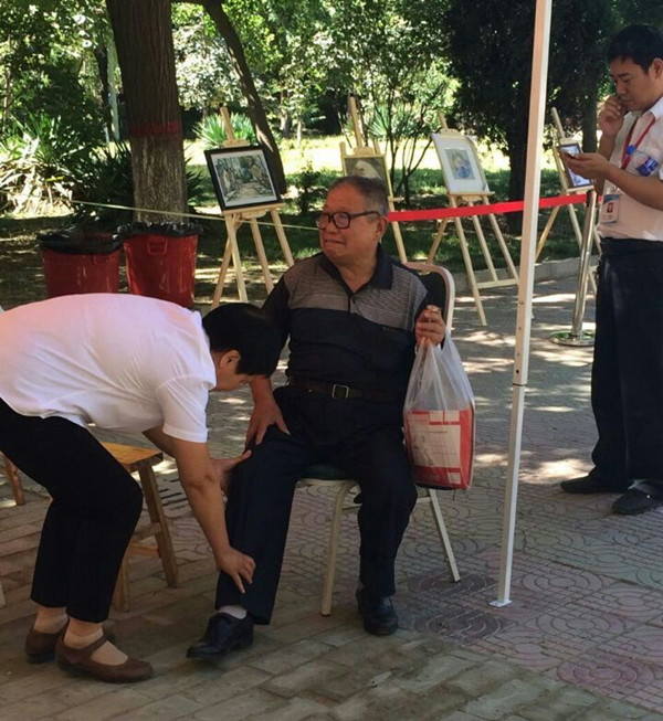 【迎新季】微笑是我们的名片 服务是我们的志愿