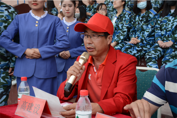为运动喝彩，向青春举杯——我校春季运动会圆满闭幕