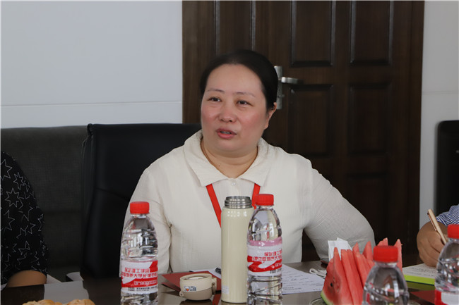 我校召开第36个教师节教师代表座谈会