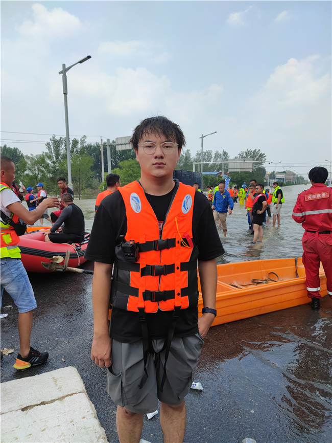 哪里需要我 我就去哪里——保理学子梁乐天河南救援勇担当