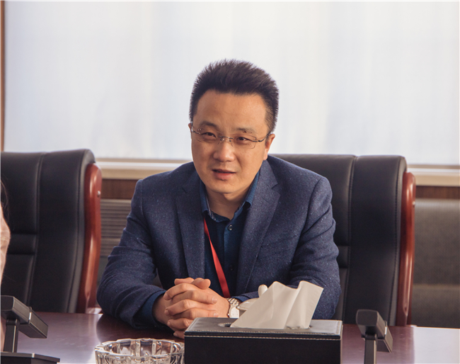 爱心助力 情满校园——我校学生家长向学校捐赠防疫物资 