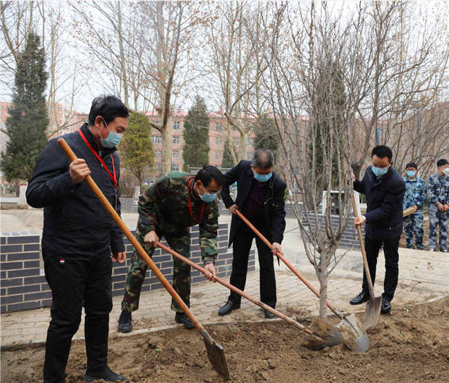 栽种绿意 守护美好——我校2022植树节系列活动圆满完成