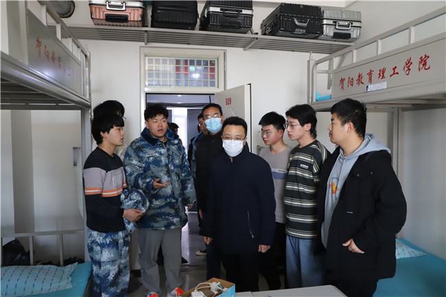 同心抗疫 共克时艰——疫情防控常态化下的校园
