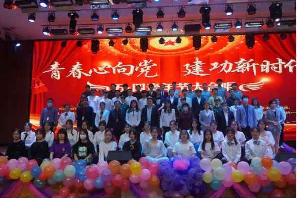 谈一别奋斗路 聚四载同窗情 ——保定理工学院2022届毕业 生欢送会