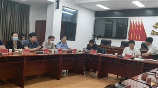正门亮起红绿灯，师生出行更安心！ ——保定理工学院正门红绿灯正式投入使用