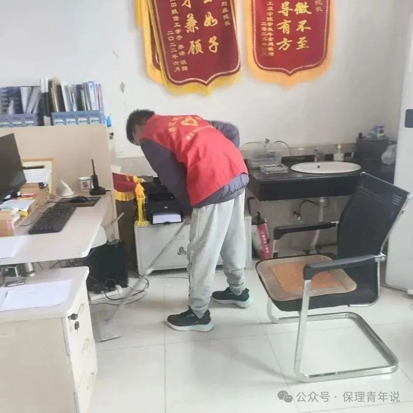 雷锋精神共传承,志愿服务学雷锋