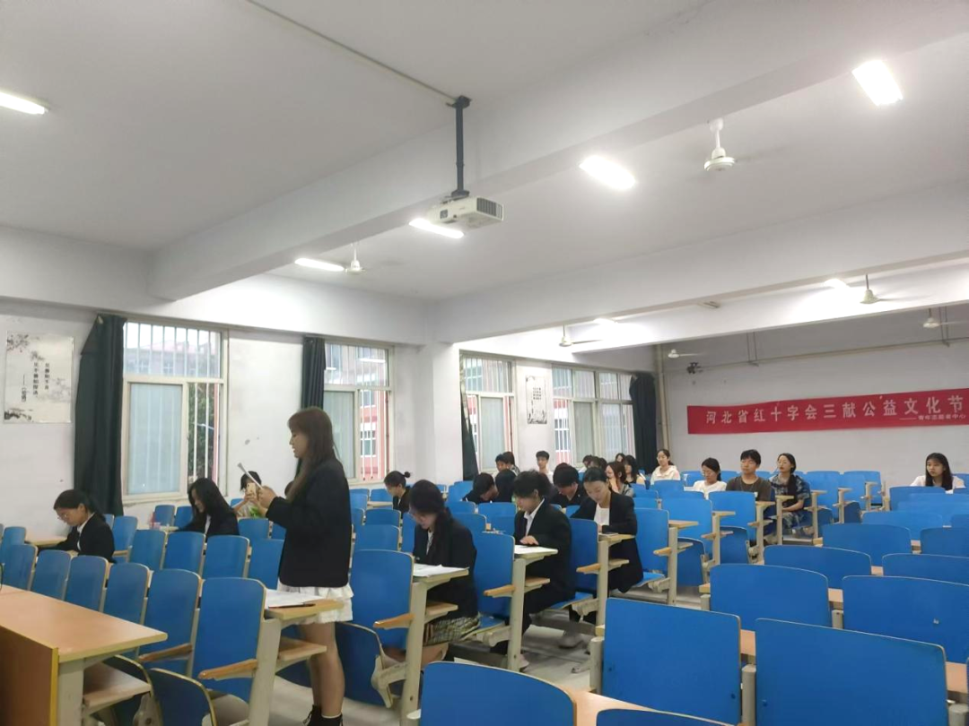 “三献”进校园|共话爱心与责任:“三献”主题辩论赛圆满结束