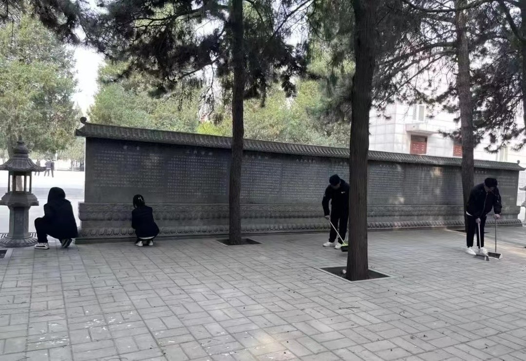保理会计学院缅怀革命烈士,继承先烈遗志
