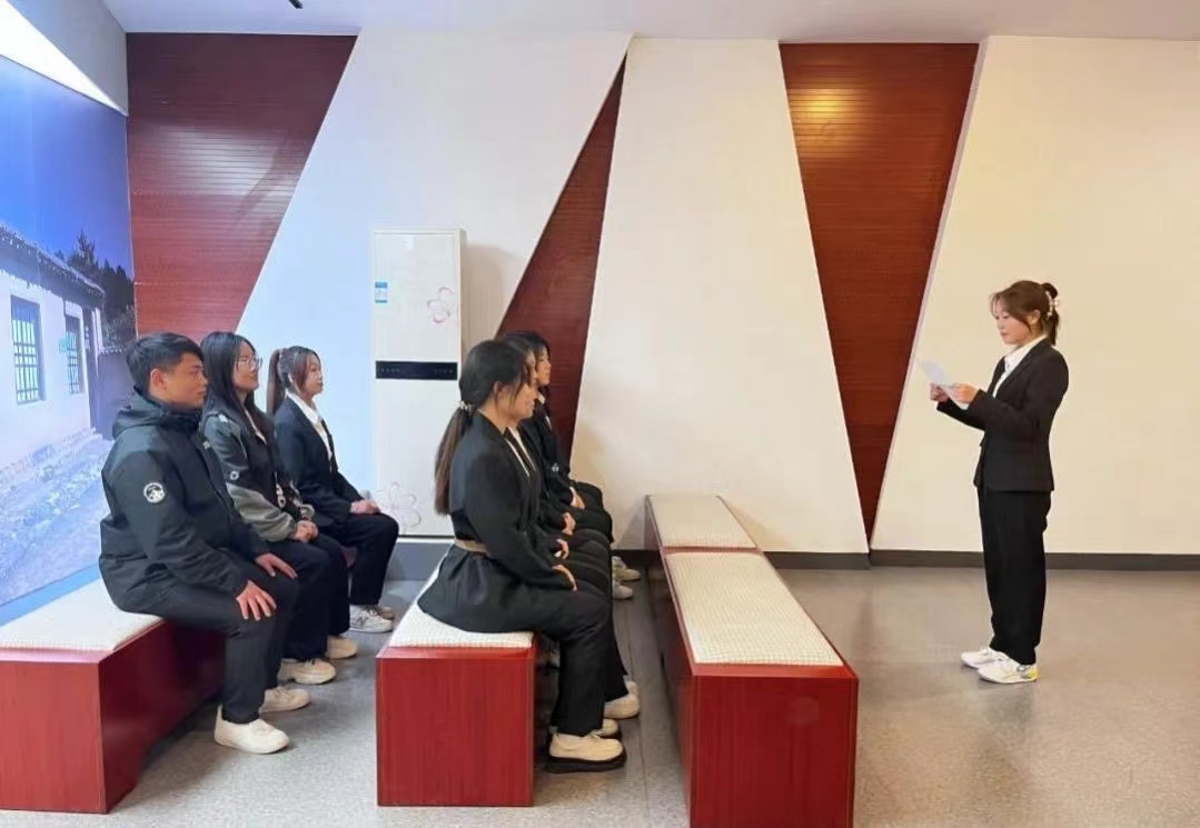 保理会计学院缅怀革命烈士,继承先烈遗志