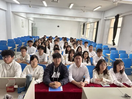 保定理工学院举办“赋能年轻一代,共筑韧性未来”主题活动