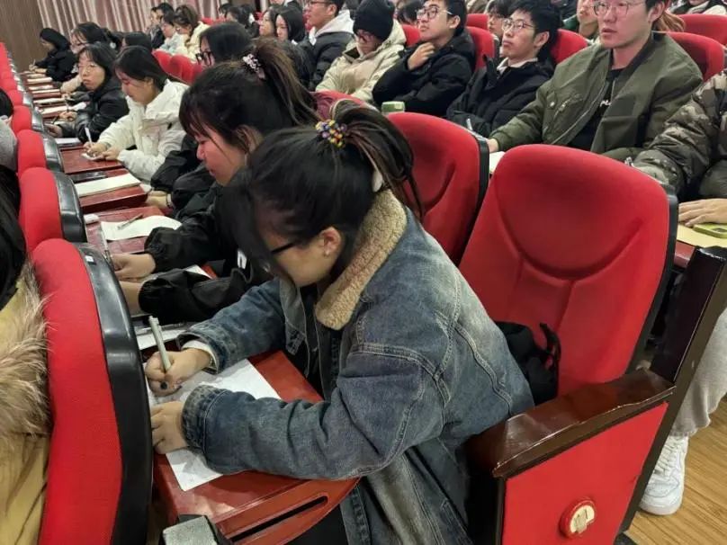 “一站式”学生服务|解码青春 助力成长|保定理工学院开展全校心理委员培训工作