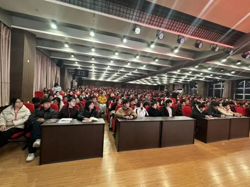 “一站式”学生服务|解码青春 助力成长|保定理工学院开展全校心理委员培训工作