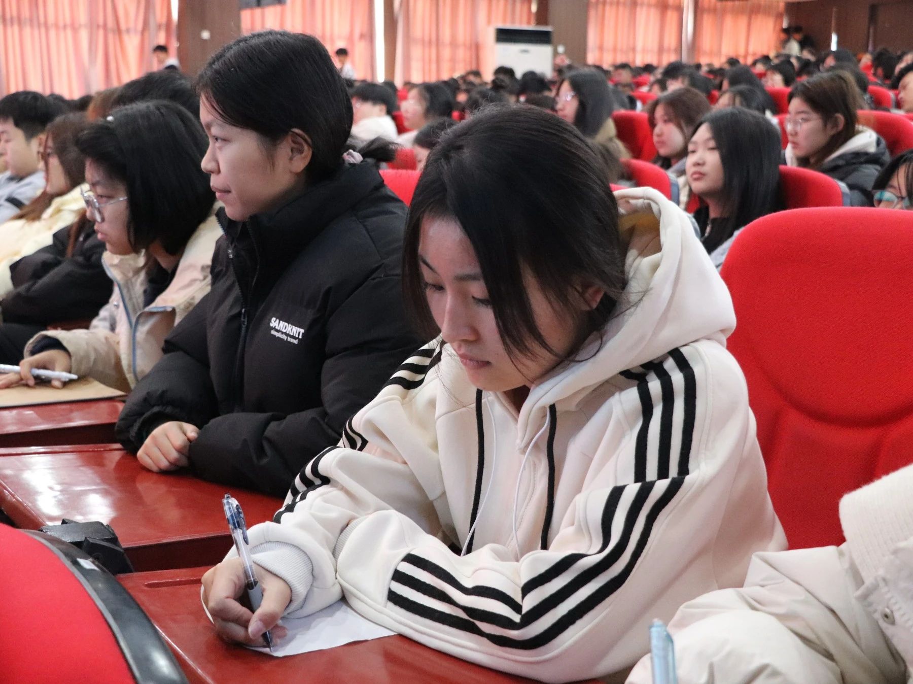 文明用网新征程,法制教育引航标——保定理工学院举办“文明用网,法制教育”主题讲座