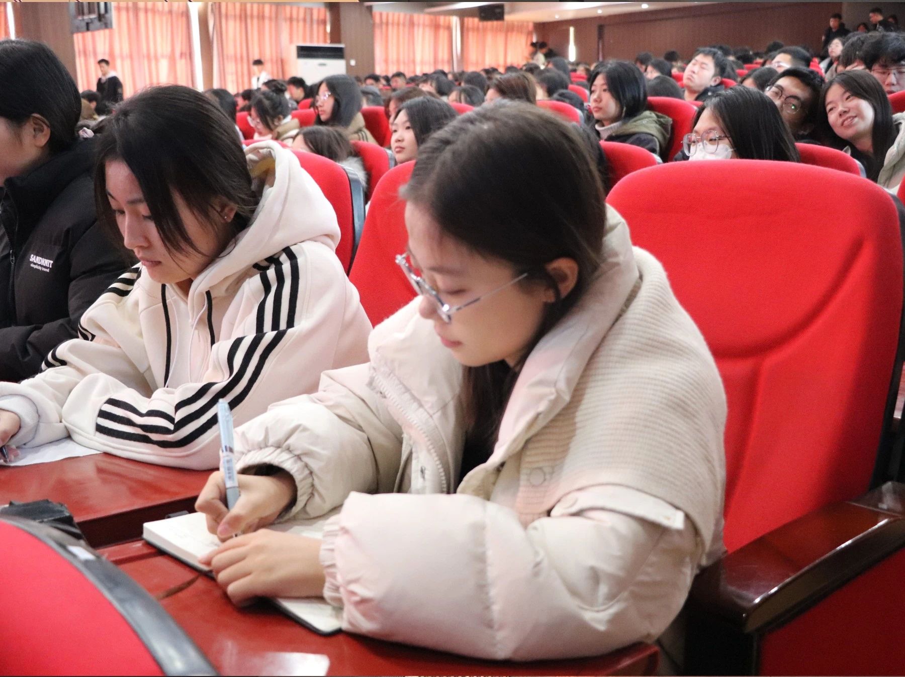 文明用网新征程,法制教育引航标——保定理工学院举办“文明用网,法制教育”主题讲座