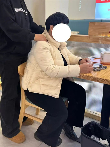 “新春慰问送关怀，温情走访暖人心”——保定理工学院艺术学院开展寒假“社会实践”活动