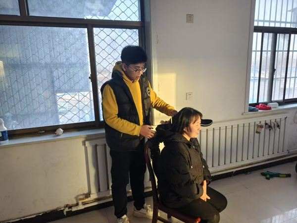孝老爱亲（四）|保定理工学院|管理学院|养成教育育新苗，孝亲之举暖亲情