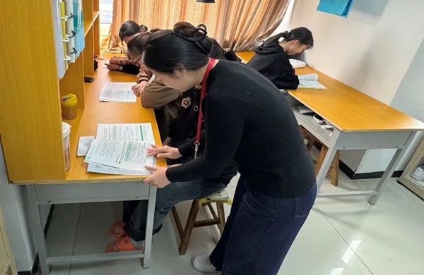学风建设|保定理工学院|管理学院|学风建设正当时，小组学习展新姿