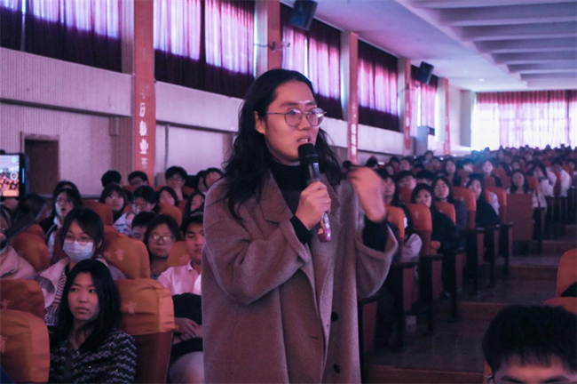 燃我青春 强我国防——《人民的军队·音乐国防课》走进保定理工学院