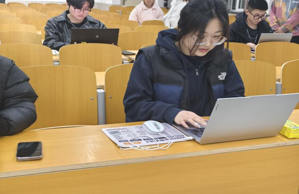 无烟校园|保定理工学院|管理学院|打字赛场展风采，无烟理念入人心